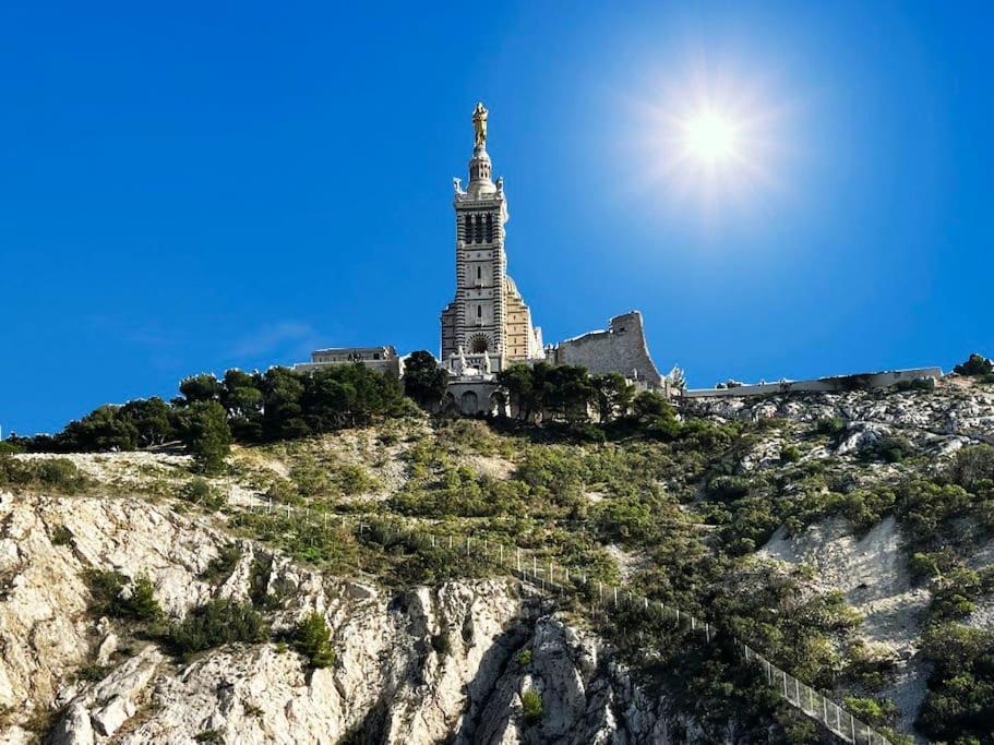 Superbe T3 Au Pieds De Notre Dame De La Garde Apartment Marseille Luaran gambar