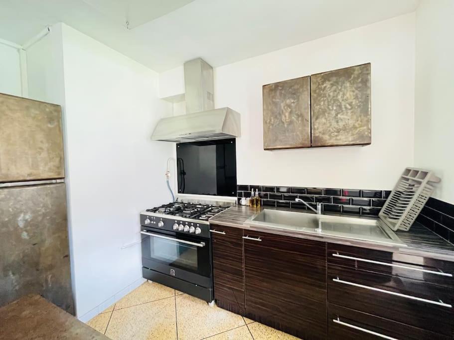 Superbe T3 Au Pieds De Notre Dame De La Garde Apartment Marseille Luaran gambar