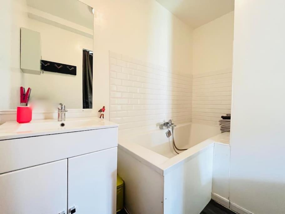 Superbe T3 Au Pieds De Notre Dame De La Garde Apartment Marseille Luaran gambar